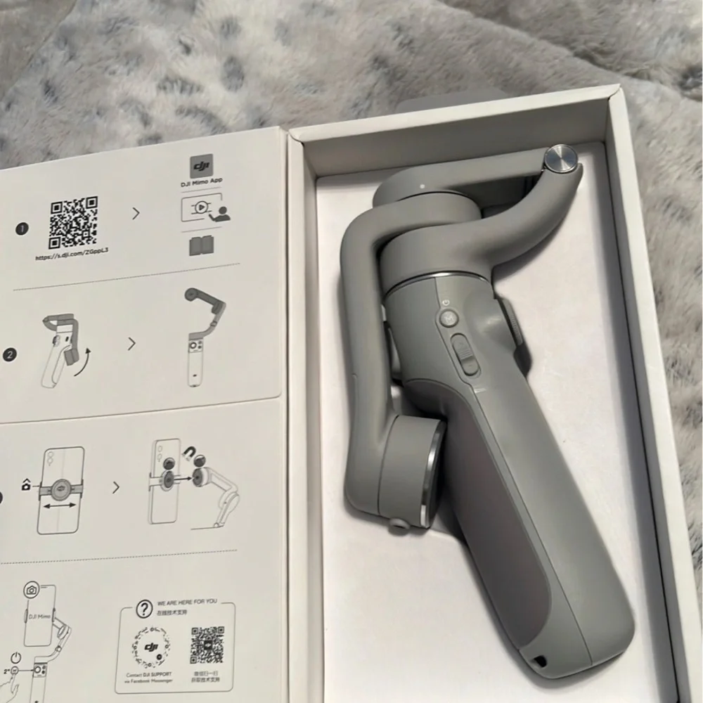 DJI OM 5 smartphone stabilizer